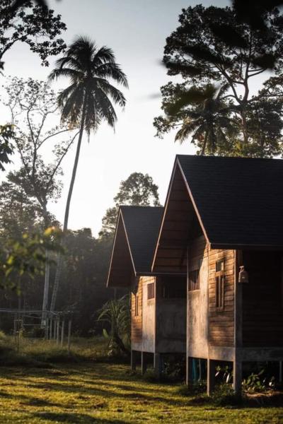 บ้านวารีชีวา WareeCheewa, Varaa  Ban Muai 