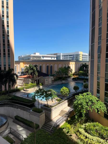 Cozy condo with balcony in Taguig, Varaa  Luzon hotellit, joissa on uima-allas, Uima-allas