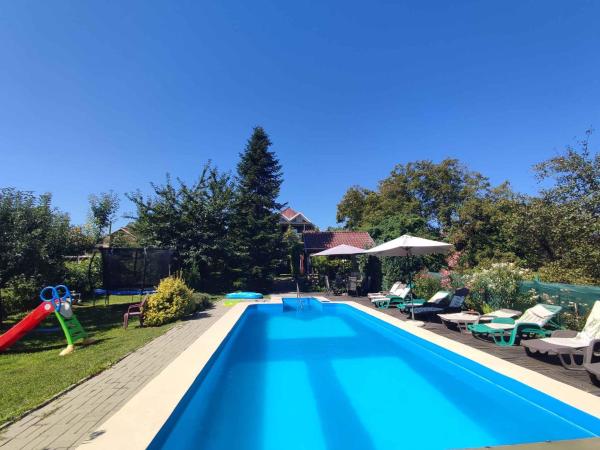 Apartments in Balatonföldvar 45318, Varaa Huoneisto Somogy hotellit, joissa on uima-allas, Uima-allas