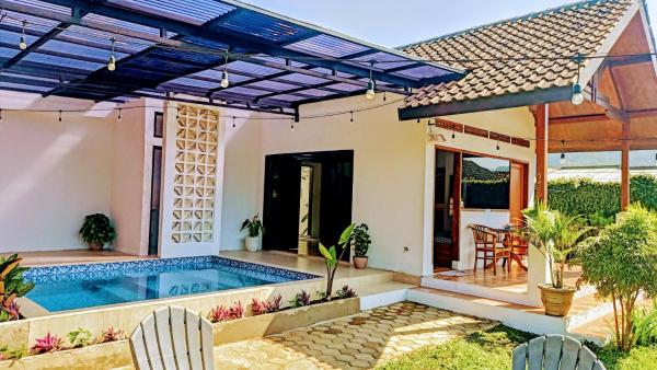 Anteng Villa, Varaa  Bojong West Java