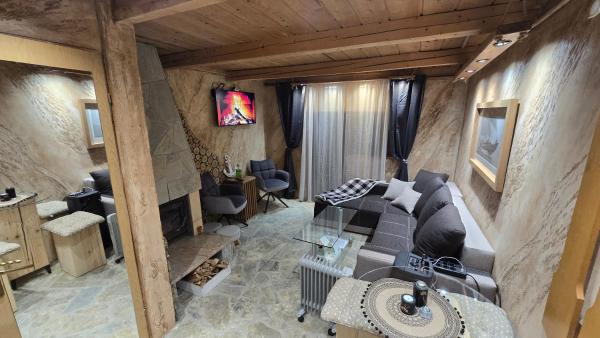Weekend house Lokve - Retro, Varaa  Bjelasica hotellit, joissa on uima-allas, Uima-allas