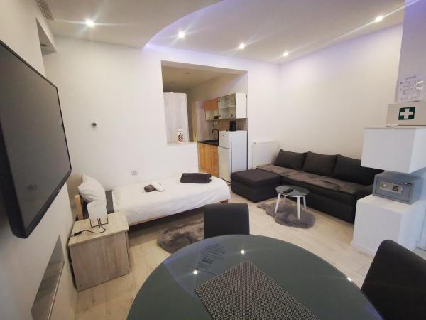STUDIO APARTMANI RO-MA, Varaa   
