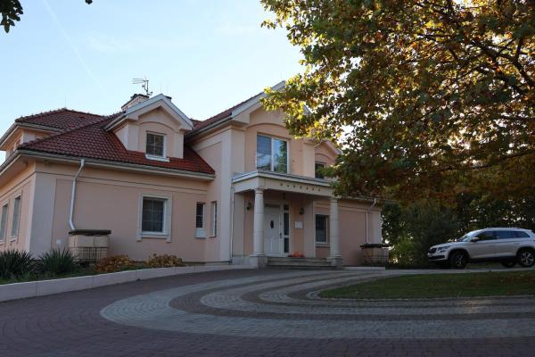 Rezydencja Pod Platanem, Varaa Maatalousloma Smardzowice Vähä-Puola