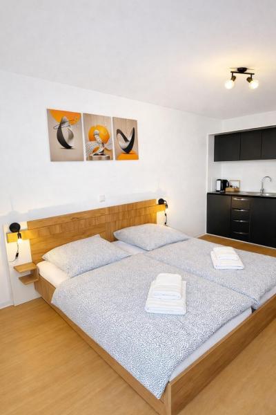Ado Pension, Varaa  Wedel Schleswig-Holstein