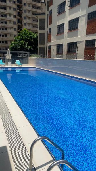 modern retreat residencies with amazing breathtaking city views, heated swimming pool ,gym ,private ample parking space which offers a luxurious living lifestyle, Varaa  Nairobi Hotellit...