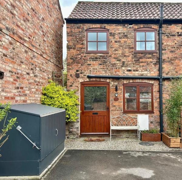 1 Bed cottage town centre free private parking cycle store Boroughbridge, Varaa   