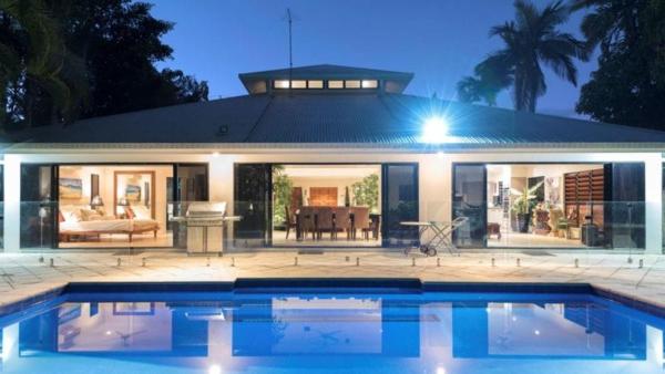 Villa Bianco, Varaa  Queensland hotellit, joissa on pysäköinti, Pysäköinti