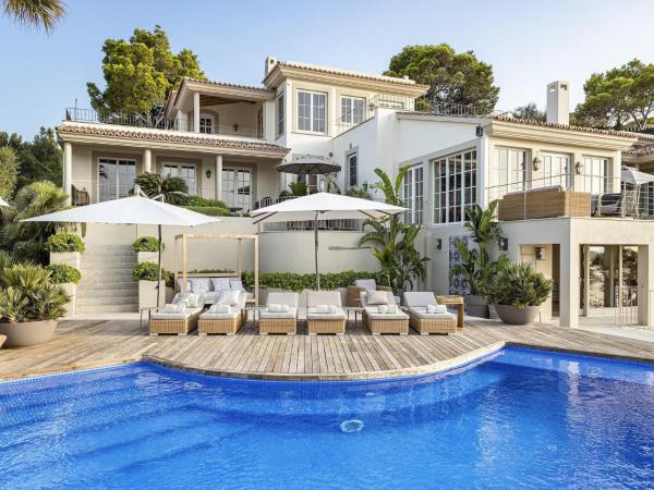 Villa in Mallorca with Port Views & Saltwater Pool, Varaa   