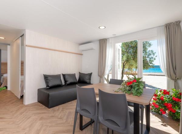 Camping Resort Šibenik, Varaa  Razvala Lika-Senj County