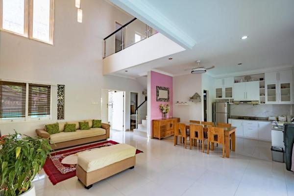 Casa Raya 4BR Villa in Kuta, Varaa  Bali hotellit, joissa on pysäköinti, Pysäköinti