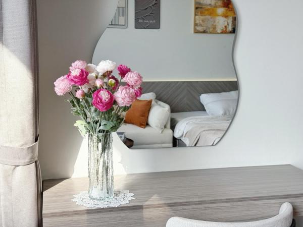 1BR Lake View Studio - Homestay Onsen Ecopark, Varaa  Hung Yen SPA-hotellit, SPA