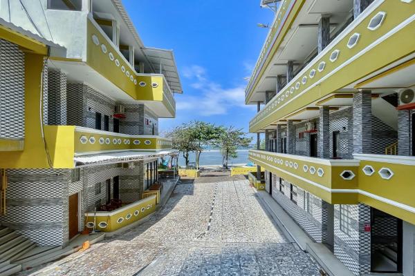 Urbanview Hotel Saikhwan Pantai Sayang Heulang Pameungpeuk Garut by RedDoorz, Varaa Hotelli Cilauteureun hotellit, joissa on uima-allas, Uima-allas