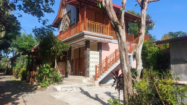 Pandan Arum Surfing, Varaa  Pulau Lutung East Java