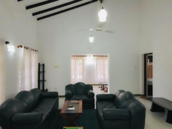 Andres Bungalow, Varaa  Deniyaya 
