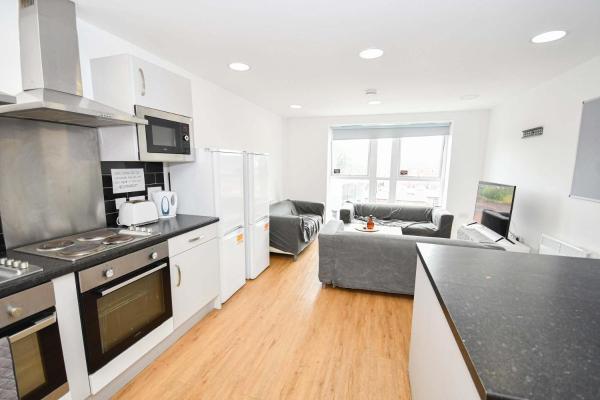Spacious 6 Bedroom Apartment in Liverpool, Varaa Huoneisto Merseyside huoneistot, Huoneisto