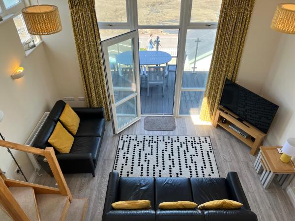 Coastal Retreat in Westward Ho! - 2 Bedrooms, Sea Views & Terrace, Varaa  Westward Ho Devon