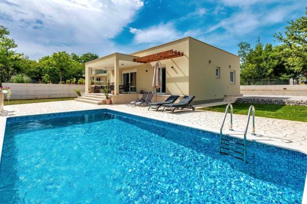 Villa Grace, a romantic single story villa with a pool, Varaa  VeliGolji Istria