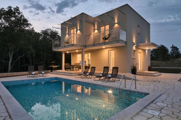Villa Sarah, mediterranean elegance minutes from the beach, Varaa  VeliGolji Istria