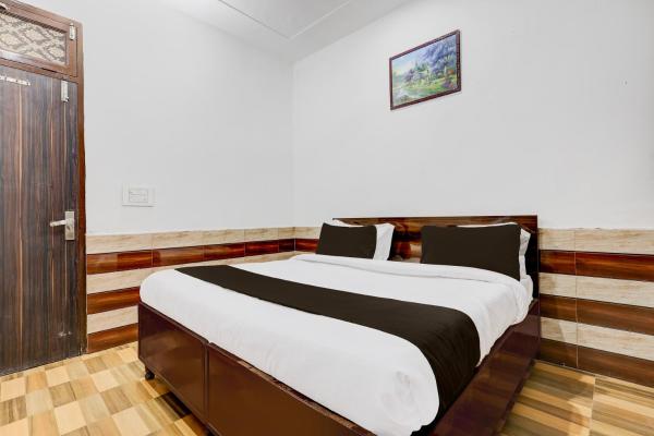 Hotel O Ekant Guest House, Varaa  Gurgaon 