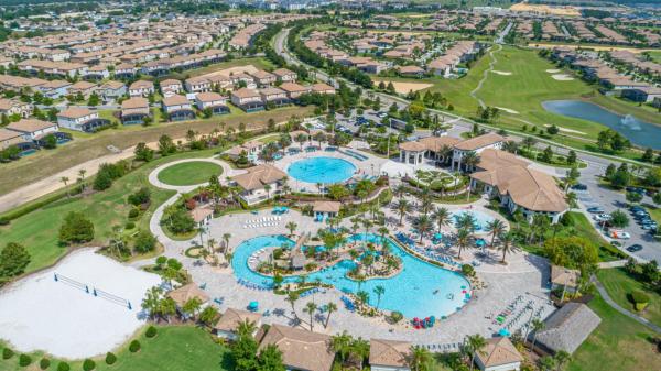 Luxury Villa Pool & Lazy River 20 Min To Disney, Varaa  SPA-hotellit kohteessa Florida, SPA