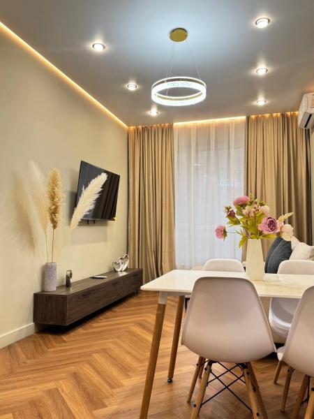 Центр города 2 room meridian apartments super new modern, Varaa Huoneisto Almaty hotellit, joissa on pysäköinti, Pysäköinti
