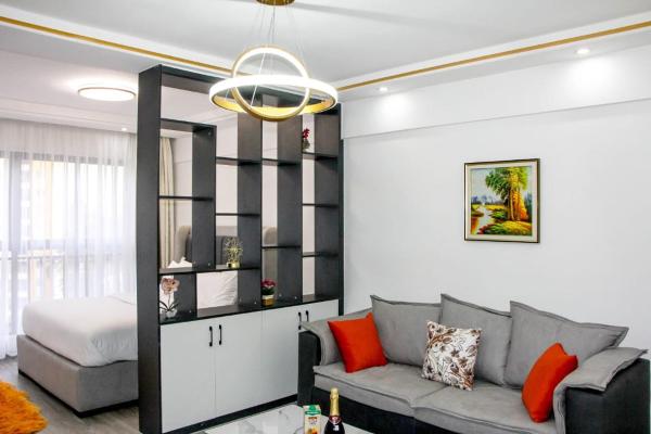 lovely fully furnished studio apartment in kilimani with unbeatable city views, Varaa  Nairobi Hotellit...