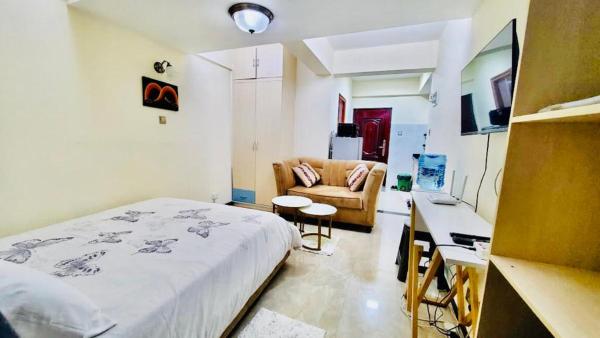 luxurious fully furnished two bedroom apartment with amazing city views heated swimming pool fully equipped gym with a child play area and ample parking space, Varaa  Nairobi Hotellit...