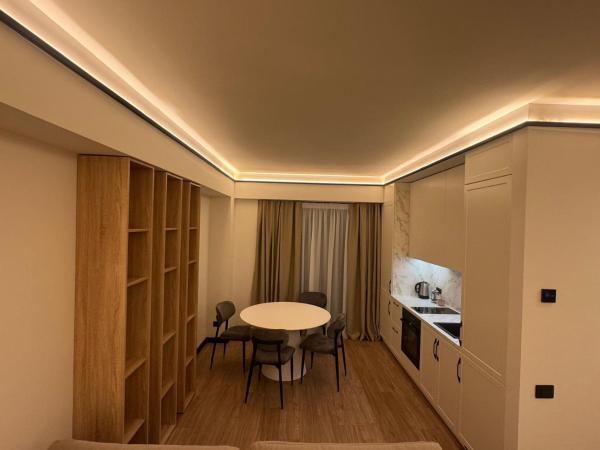 Apartment Green Park Lane, Varaa Huoneisto Muntenia hotellit, joissa on pysäköinti, Pysäköinti