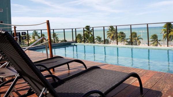 infinity at the sea hotel beira mar com cozinha equipada cabo branco, Varaa  Bahia hotellit, joissa on uima-allas, Uima-allas