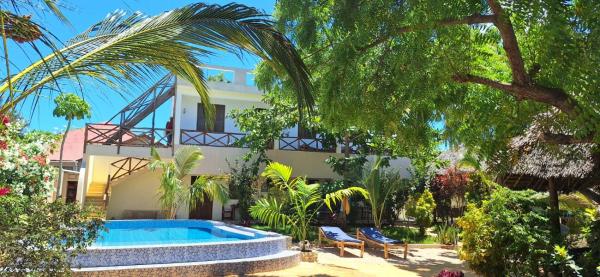 Lulu Home, Varaa  Hotellit Pvani region uima-altaalla, Uima-allas