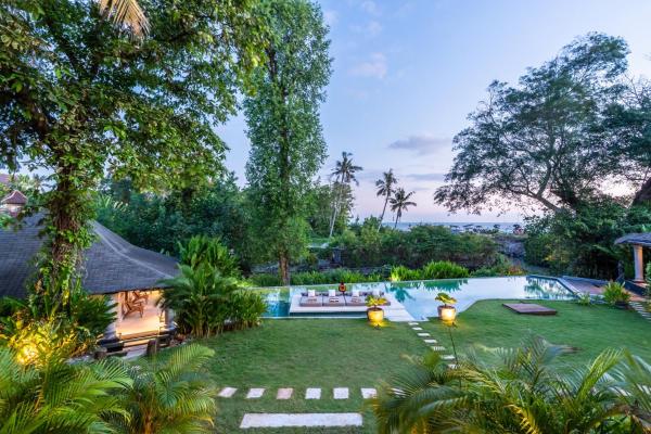 Villa Matisse, Seseh Beach, Varaa  Cemagi hotellit, joissa on uima-allas, Uima-allas