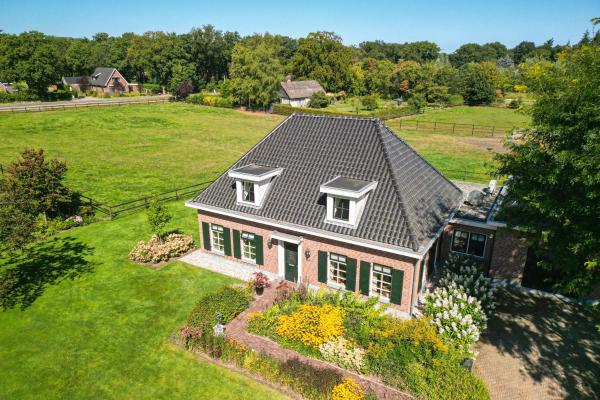 Landgoed Steenbergen, Varaa  Overijssel hotellit, joissa on pysäköinti, Pysäköinti