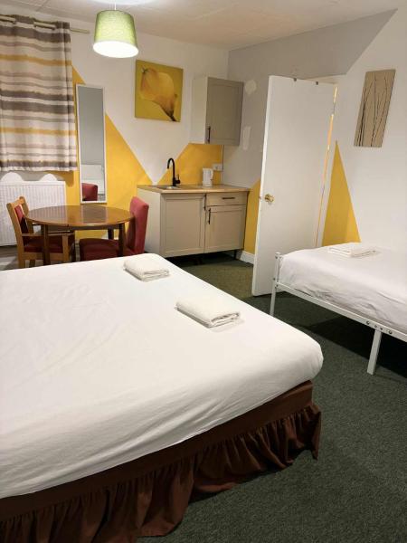 Ground Floor Studio Apartment in Gosport, Free Private Parking, Varaa Huoneisto Gosport Hampshire