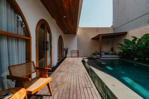 Villa Bens Luxury - 3BR Villa in Kerobokan, Varaa  Bali hotellit, joissa on pysäköinti, Pysäköinti