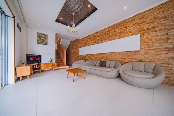 Acheta Villa Seminyak Bali - 3BR with private pool, Varaa  Bali hotellit, joissa on uima-allas, Uima-allas
