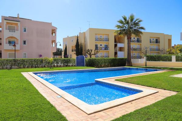 Atlântida Golf Village by Garvetur, Varaa  Algarve hotellit, joissa on pysäköinti, Pysäköinti
