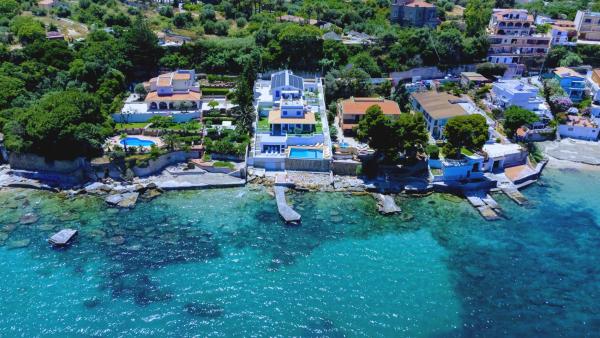 Sunset with Sea Access & Shared Pool, Varaa  Hotellit Santa Flavia uima-altaalla, Uima-allas