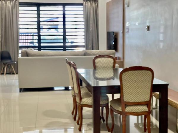 Cozy Double-storey House 4R4BR, Varaa  Kuantan Pahang