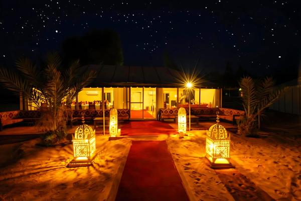 Sahara Horizon Camp, Varaa  Hotellit Meknes-Tafilalet pysäköinnillä, Pysäköinti