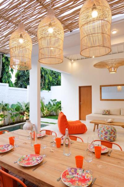 2BDR Villa - private pool - calm&cozy - aesthetic, Varaa  Bali hotellit, joissa on pysäköinti, Pysäköinti