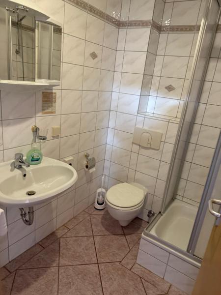 Hotel Leonis, Varaa  Aue-Bad Schlema Saksi