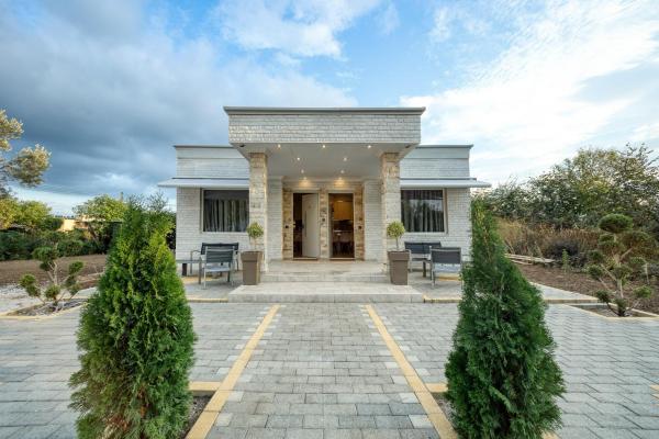 White House, Varaa Hotelli Trikala Thessalia