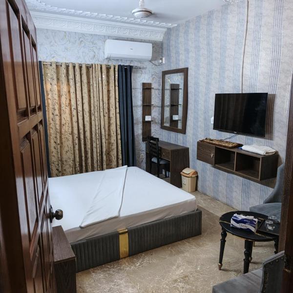 The Red Tree III Premium Guest House, Varaa  Karachi Pakistan