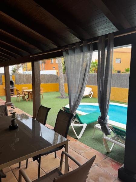 Villa Makako, Varaa  Canary Islands hotellit, joissa on uima-allas, Uima-allas