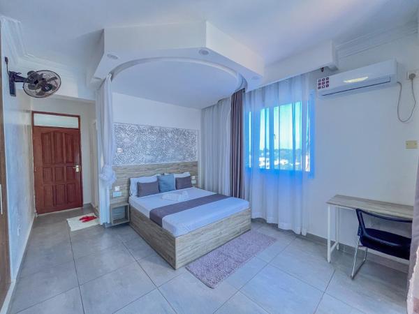 Ocean Bliss Seaview Apartments, Varaa Huoneisto Hotellit Coast Region uima-altaalla, Uima-allas