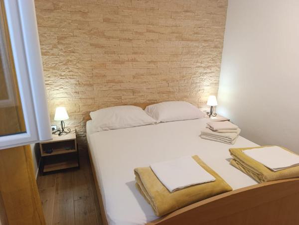 Seafront apartments Valla, Varaa Huoneisto Metajna 