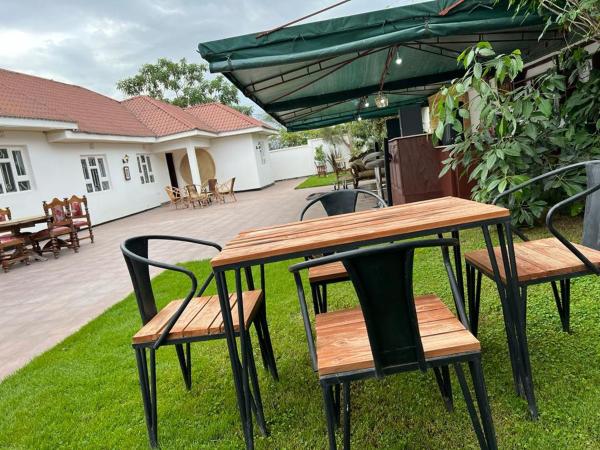 ArushaWest Hotel, Varaa  Arusha Tansania