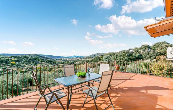 Amazing Home In Villanueva Del Rey, Varaa  Madrid hotellit, joissa on uima-allas, Uima-allas