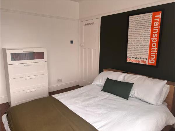 Modern & cosy room in the heart of Manchester breakfast included, Varaa  Manchester Suur-Manchester