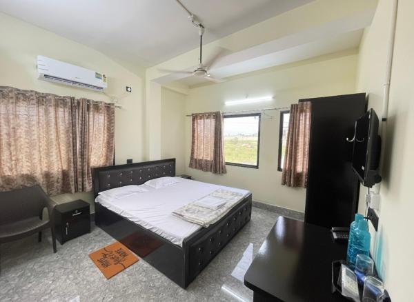 Sukhchain Water Park & Resort, Varaa  Hotellit New Delhi uima-altaalla, Uima-allas